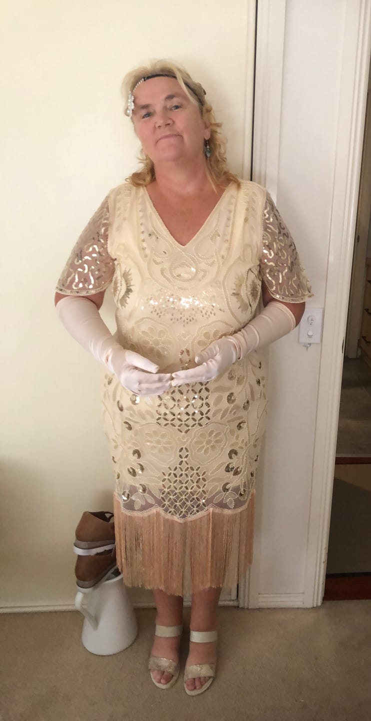 Customer photo review of Long Blush Gloves
