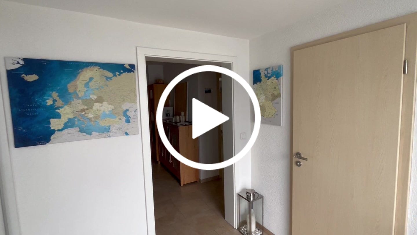 Customer video review of Leinwandbild - Europakarte Meerestiefe - Pinnwand