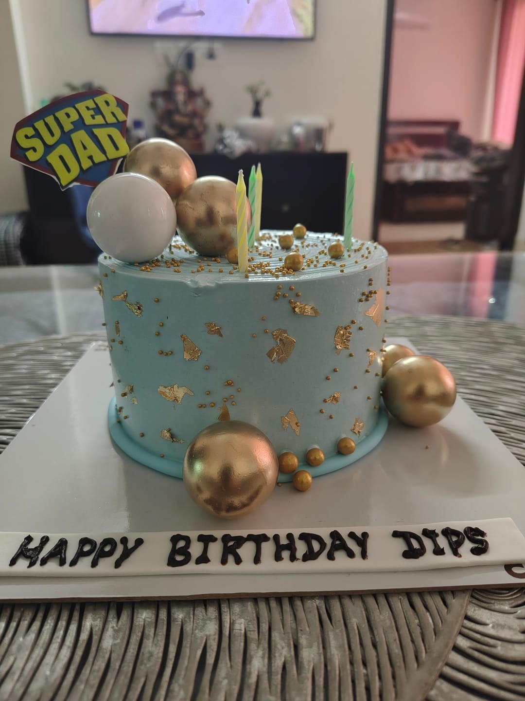 Customer photo review of Golden Blue Cake