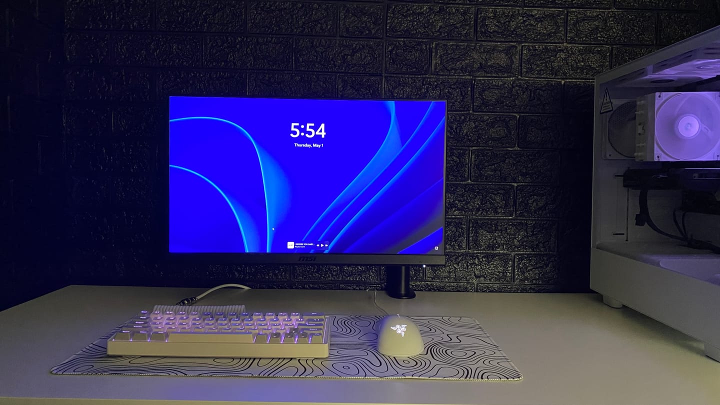 Customer photo review of Support moniteur à bras unique OPE-3
