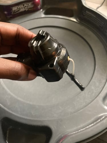 Customer photo review of Takara Tomy Gravity Perseus Beyblade BB-80 (Destroyer AD145WD) - With String Launcher