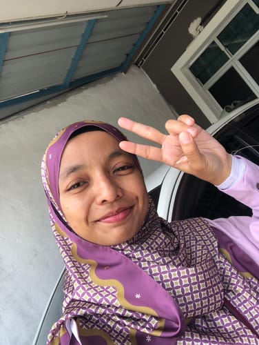 Customer photo review of Bertamu Shawl (Lavender)