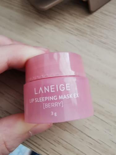 Customer photo review of LANEIGE Lip Sleeping Mask Berry Mini naktinė lūpų kaukė
