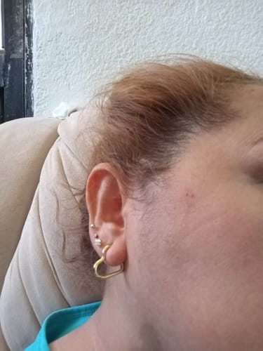 Customer photo review of Aretes Valentine's