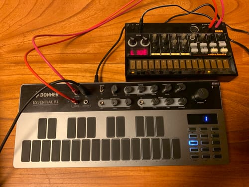 undefined review of Donner Essential B1 アナログベース シンセサイザー シーケンサー 128パターン MIDI対応 image 1 out of 1