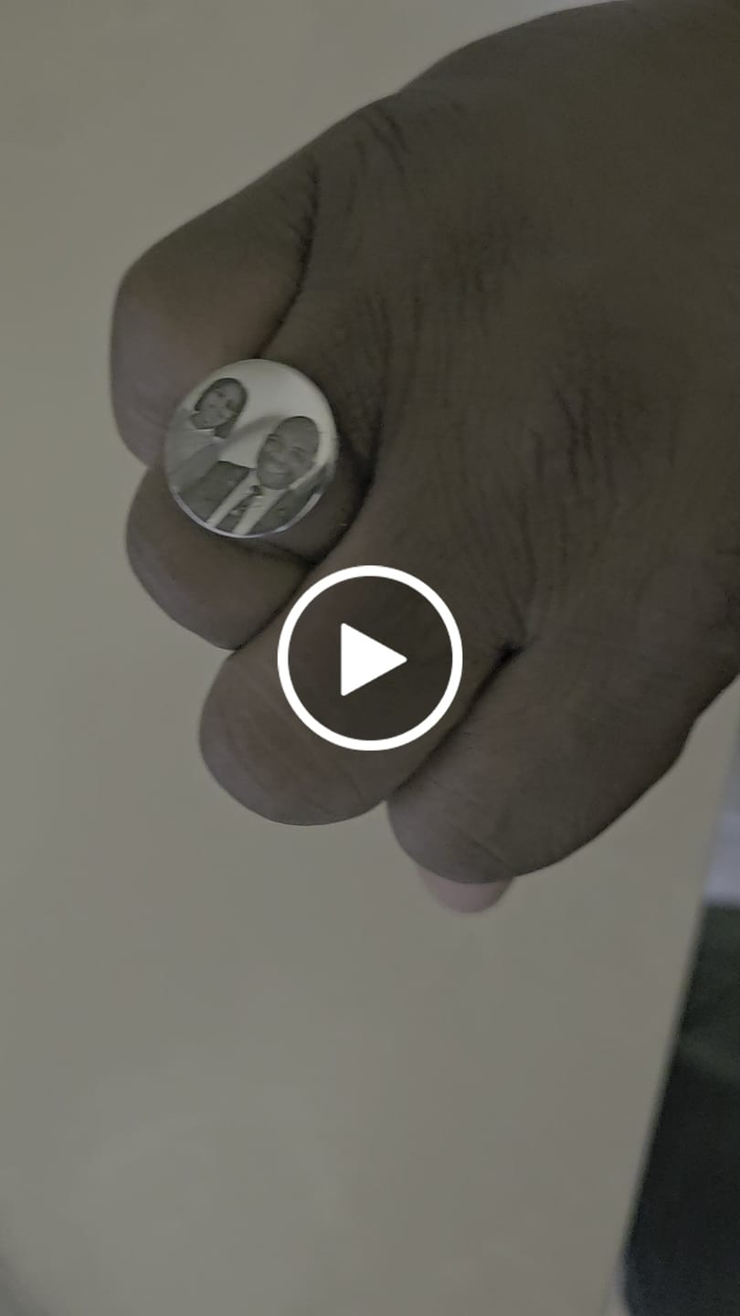 Customer video review of Photo Ring in 18K Gold & Silver