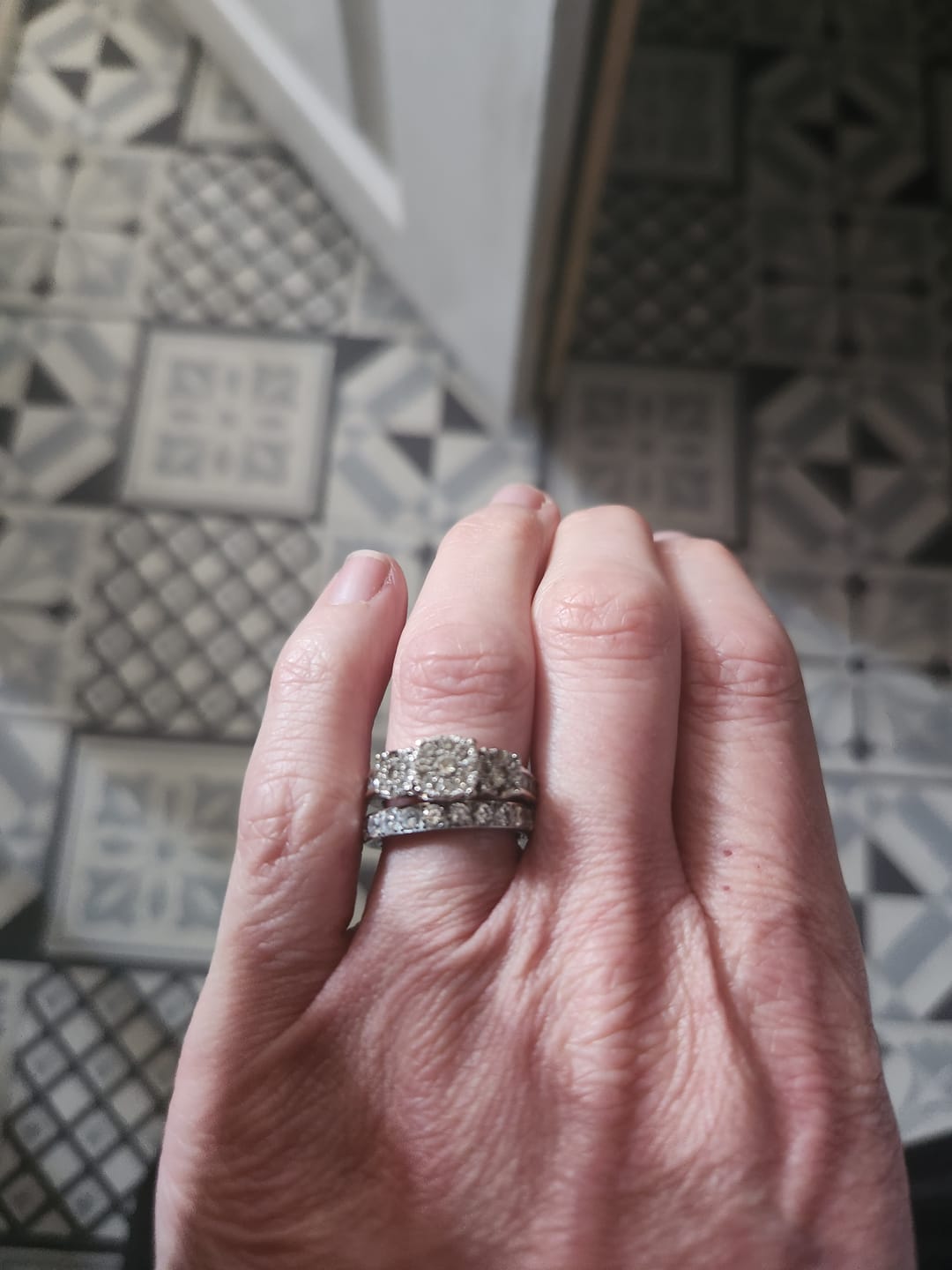 Customer photo review of White Gold 3mm Full Glitz Ring