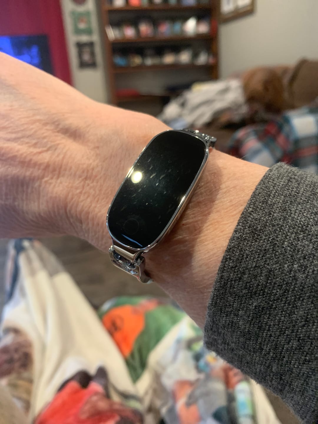 Customer photo review of Bearscome Blood Sugar Blood Pressure monitoring Luxury Diamond Design Fashion Smartwatch