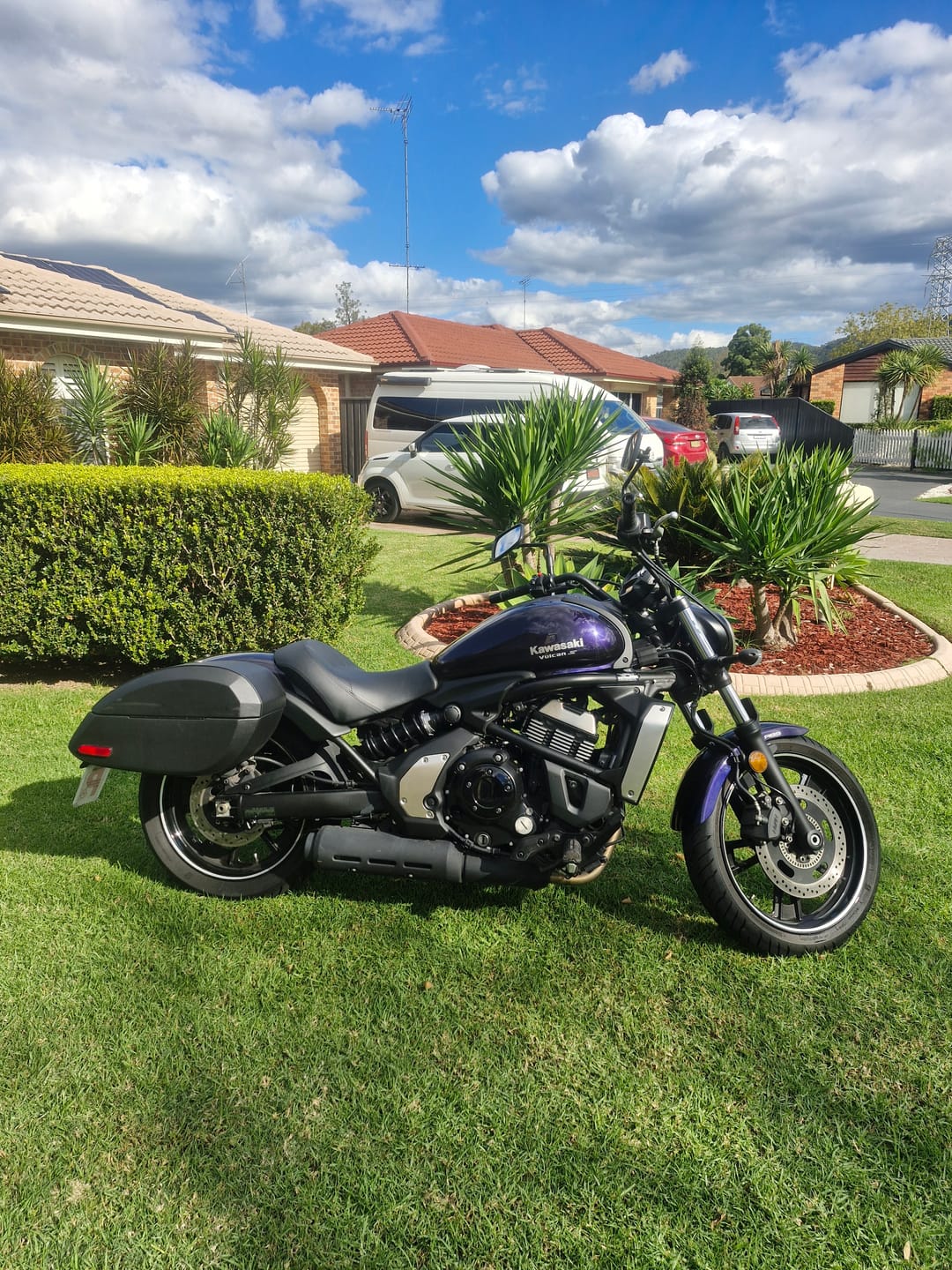 Customer photo review of 28L - Phantom Large Kawasaki Vulcan S VN650 Leather Wrapped Motorcycle Hard Saddlebags