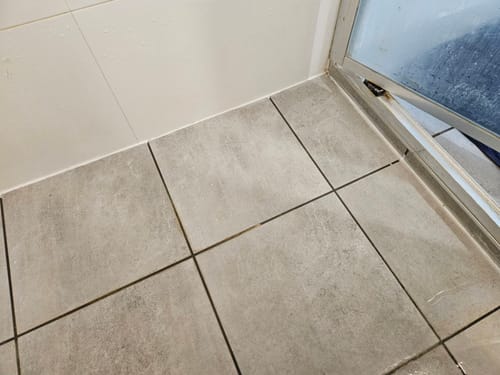 Customer photo review of GLASSGUARD® Miracle Mould Removal Gel