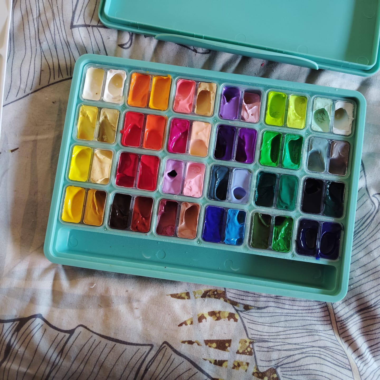 Customer photo review of Himi - Set 48 Gouache Potes 12 g Green