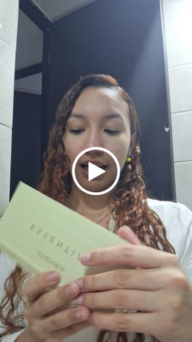 Customer video review of PALETA FACIAL ESSENTIAL