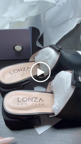 Customer video review of Klara Black