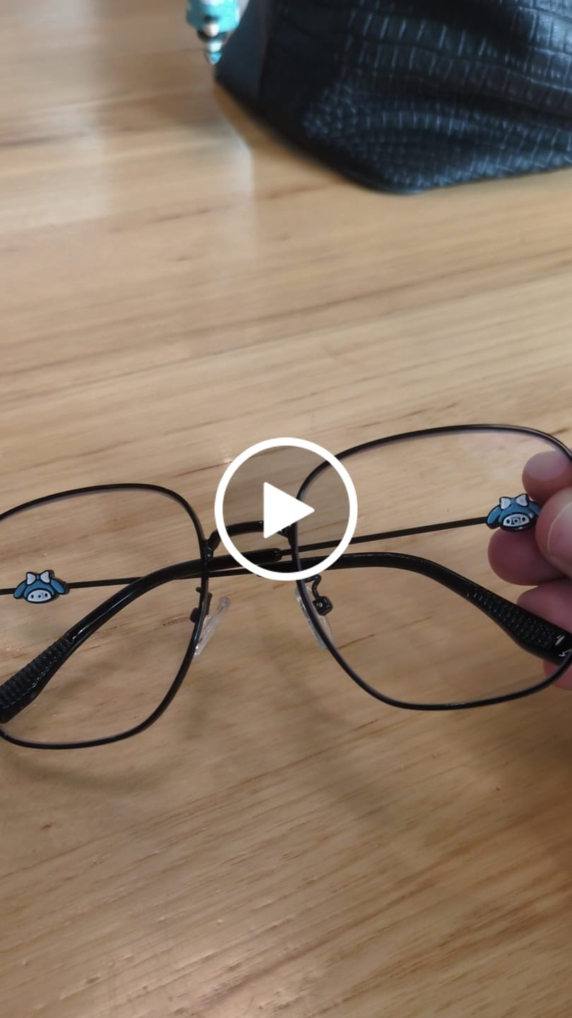 Customer video review of Melly Eyeglasses