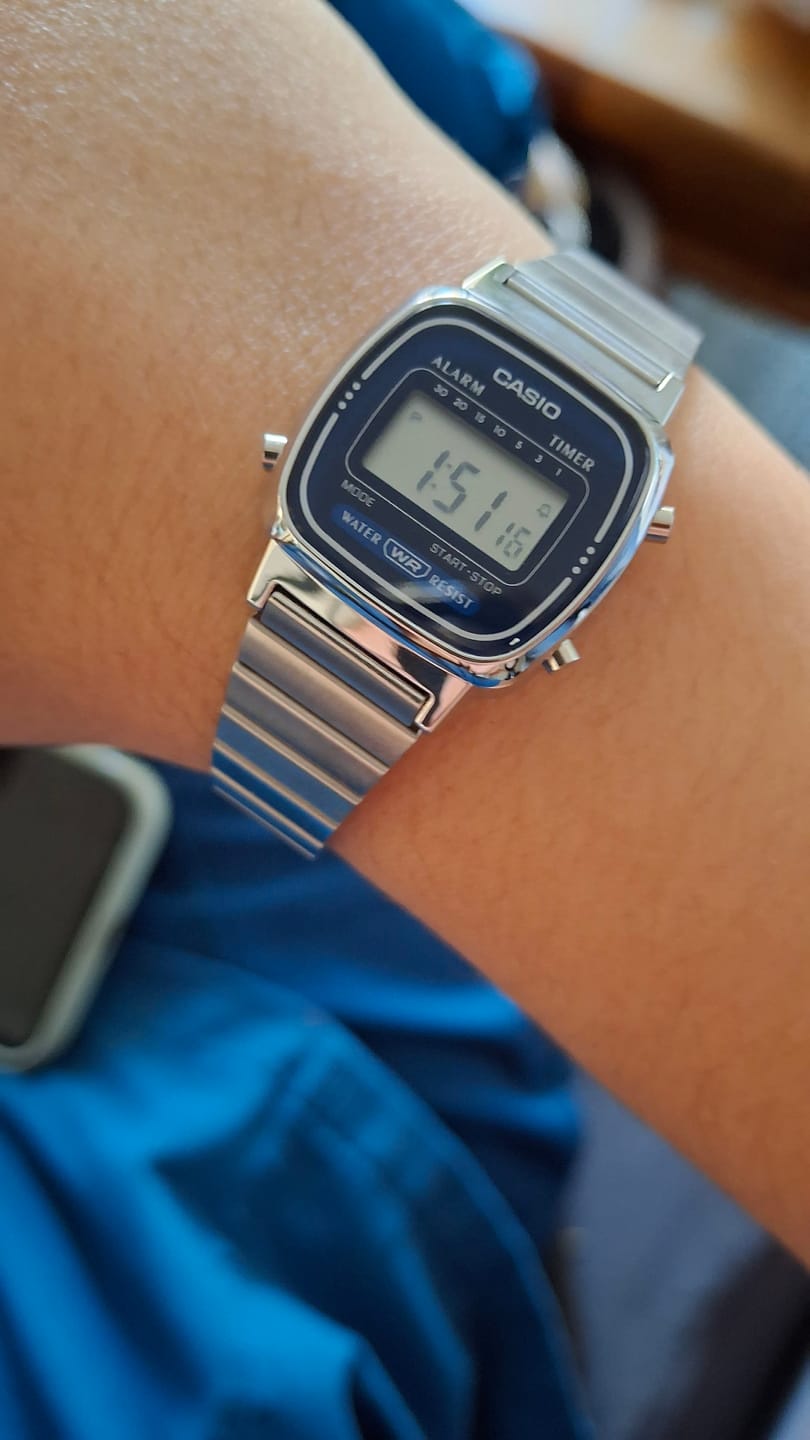 Customer photo review of Reloj Casio Vintage LA670WA-2DF Plateado Azul