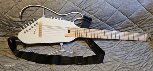 Customer photo review of Donner HUSH-I PRO Acoustic-Electric Travel Guitar Kit with Inserted Sound Effects