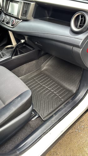Customer photo review of Pisos Calce Perfecto Toyota RAV4 RAV 4 años 2014 al 2018