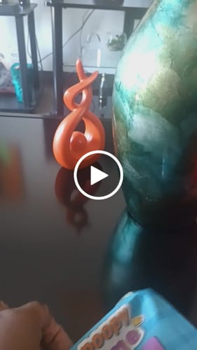 Customer video review of Poopy Time Debloat & Detox Tea