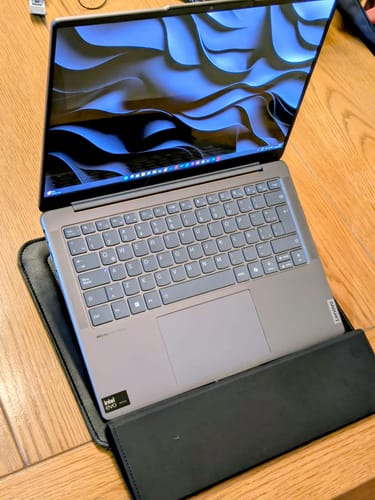 Customer photo review of Funda Notebook Smart Case