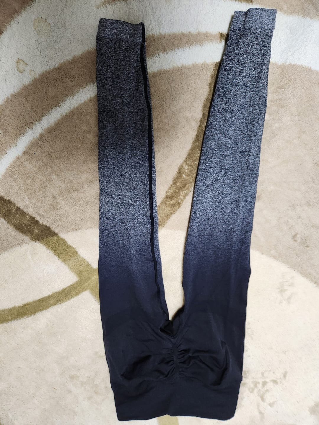Customer photo review of ZOMIGEN｜桃尻レギンス グラデーション シームレス