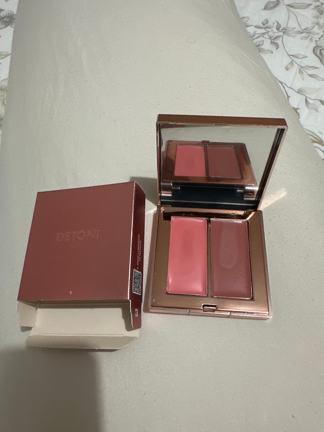 Customer photo review of SOFT BLUSH DUO | 01 LIGHT ROSE & ICE CREAM