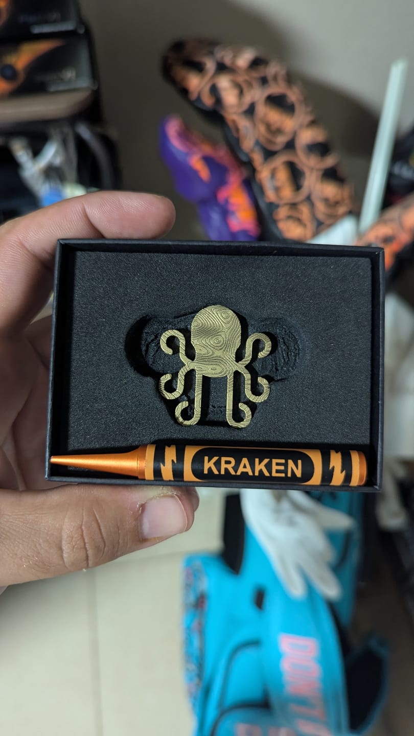 Customer photo review of Kraken Logo Ball Marker - Brass Damascus