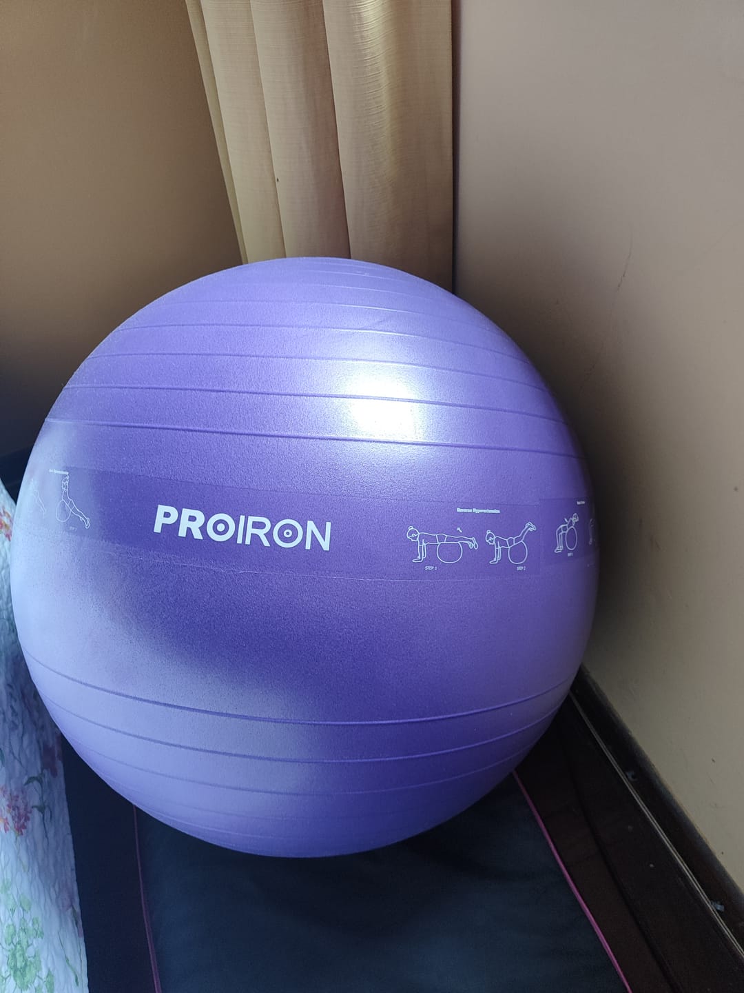 Customer photo review of Pelota de Yoga y Pilates de 65CM
