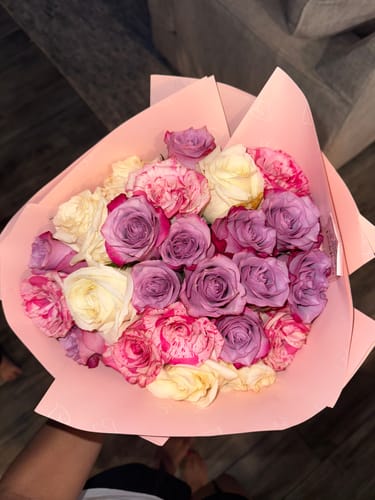 Customer photo review of Purple Deluxe Rose Bouquet - Mother's Day
