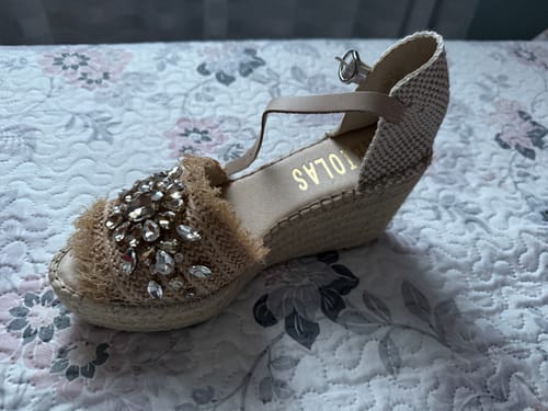 Reseña con foto de un cliente sobre Sandalia Primavera Beige