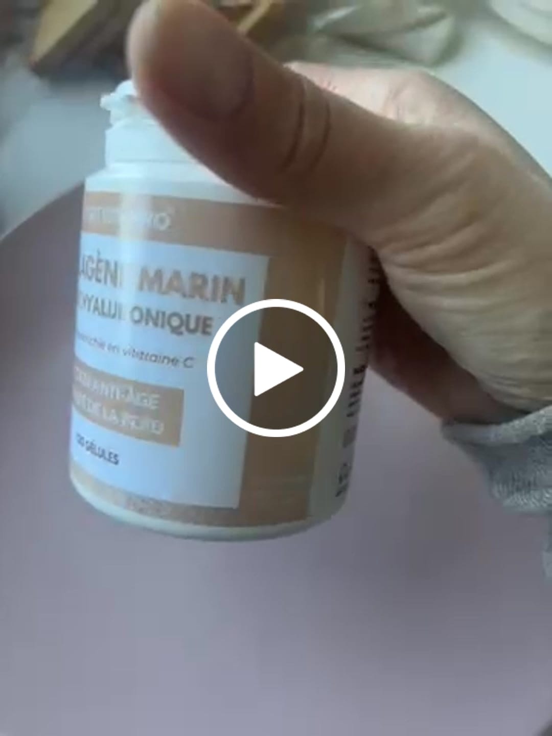 Customer video review of COLLAGÈNE MARIN HYDROLYSÉ / ACIDE HYALURONIQUE - 120 GÉLULES