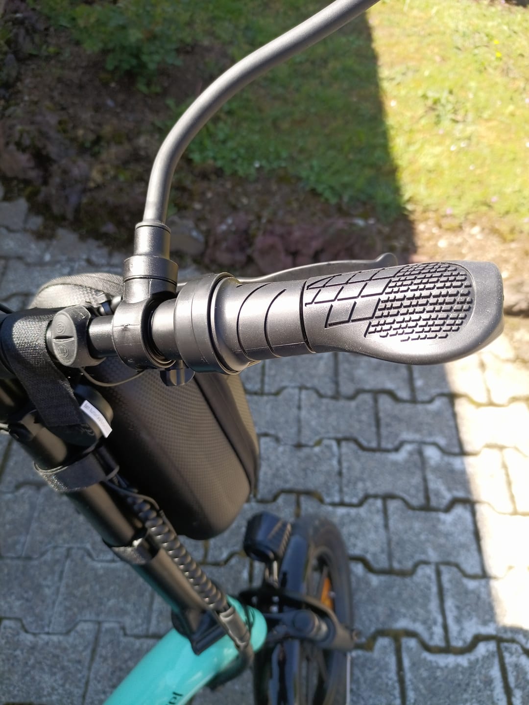Customer photo review of Bodywel T16 Pro 14" Folding Electric Bike 280Wh Mini E-Bike Support App