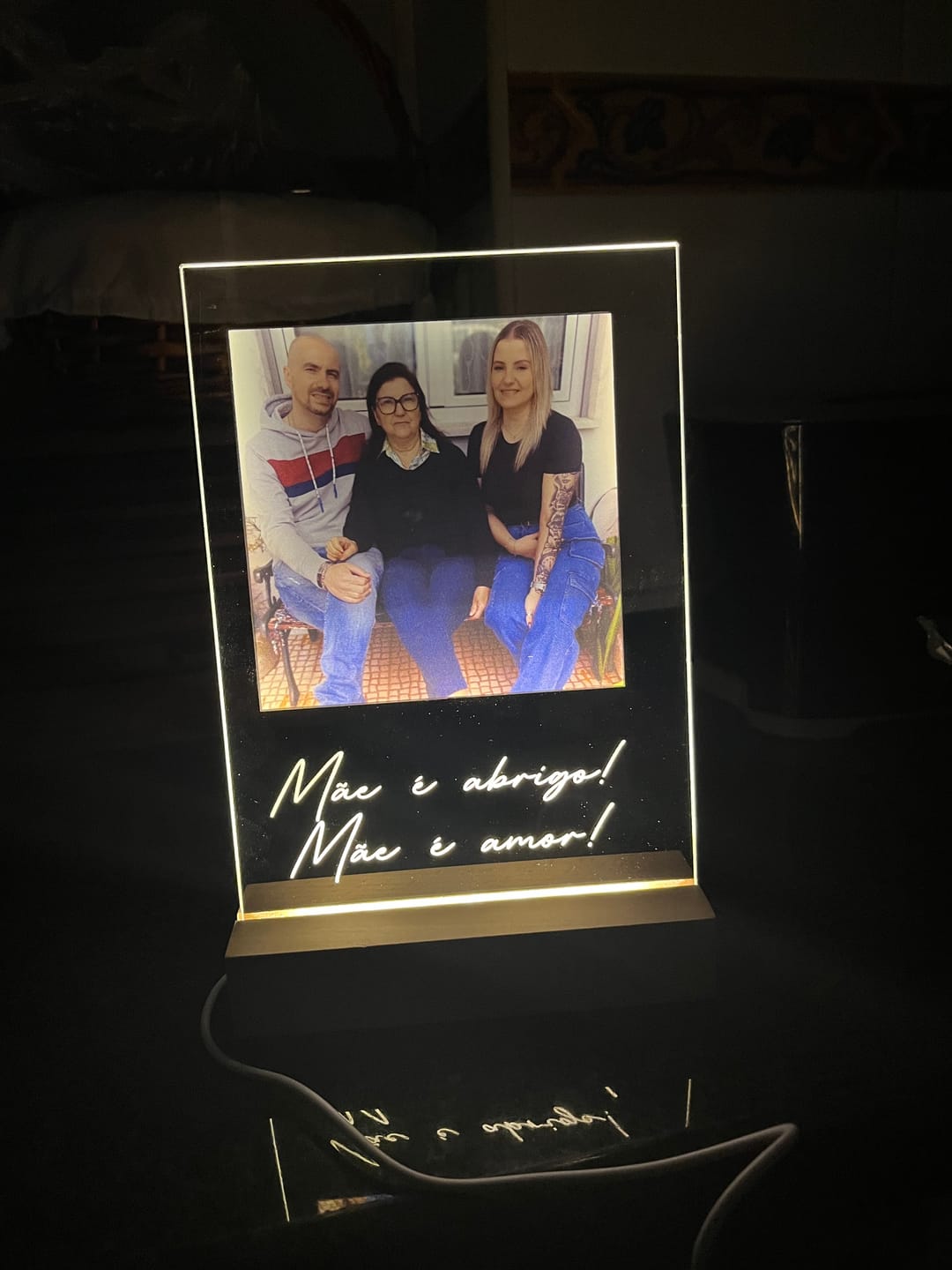 Customer photo review of Lâmpada Frase & Fotografia Personalizável