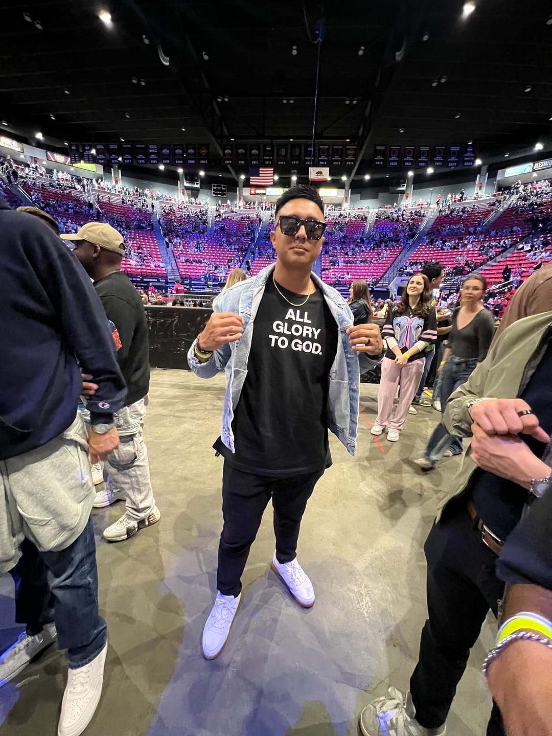 Customer photo review of All Glory To God “Essential” T-Shirt 'Black'