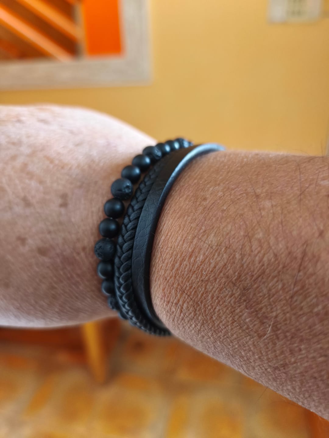 Customer photo review of Pulsera LeatherCraft Black - Private Collection