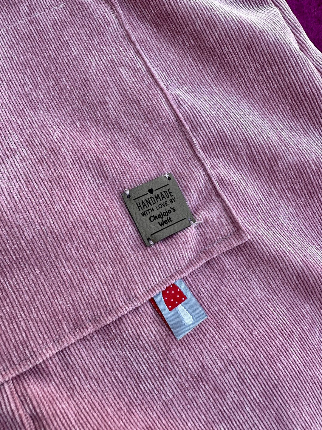 Customer photo review of Kunstleder Labels personalisiert mit Name oder Logo