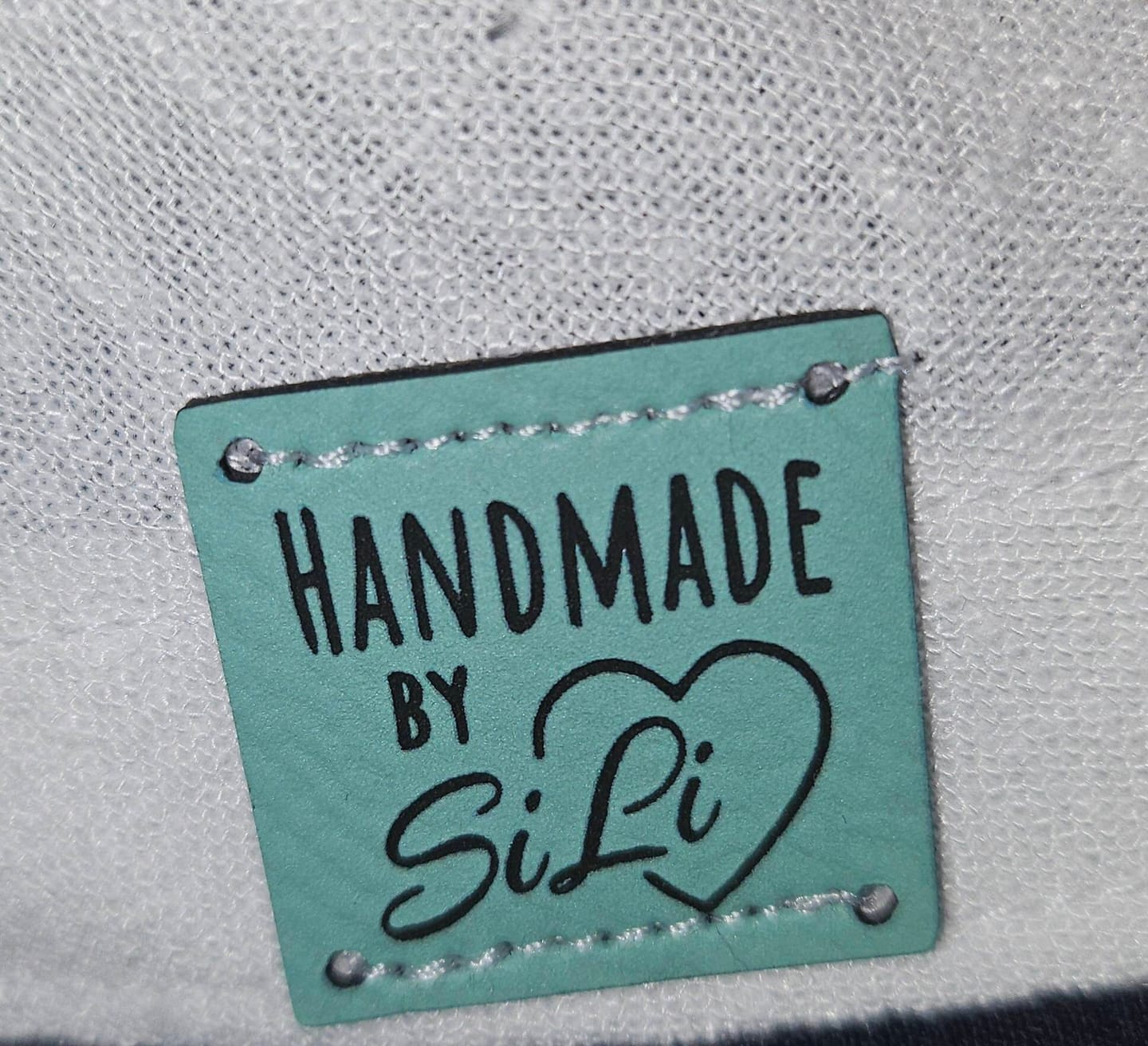 Customer photo review of Kunstleder Labels personalisiert mit Name oder Logo
