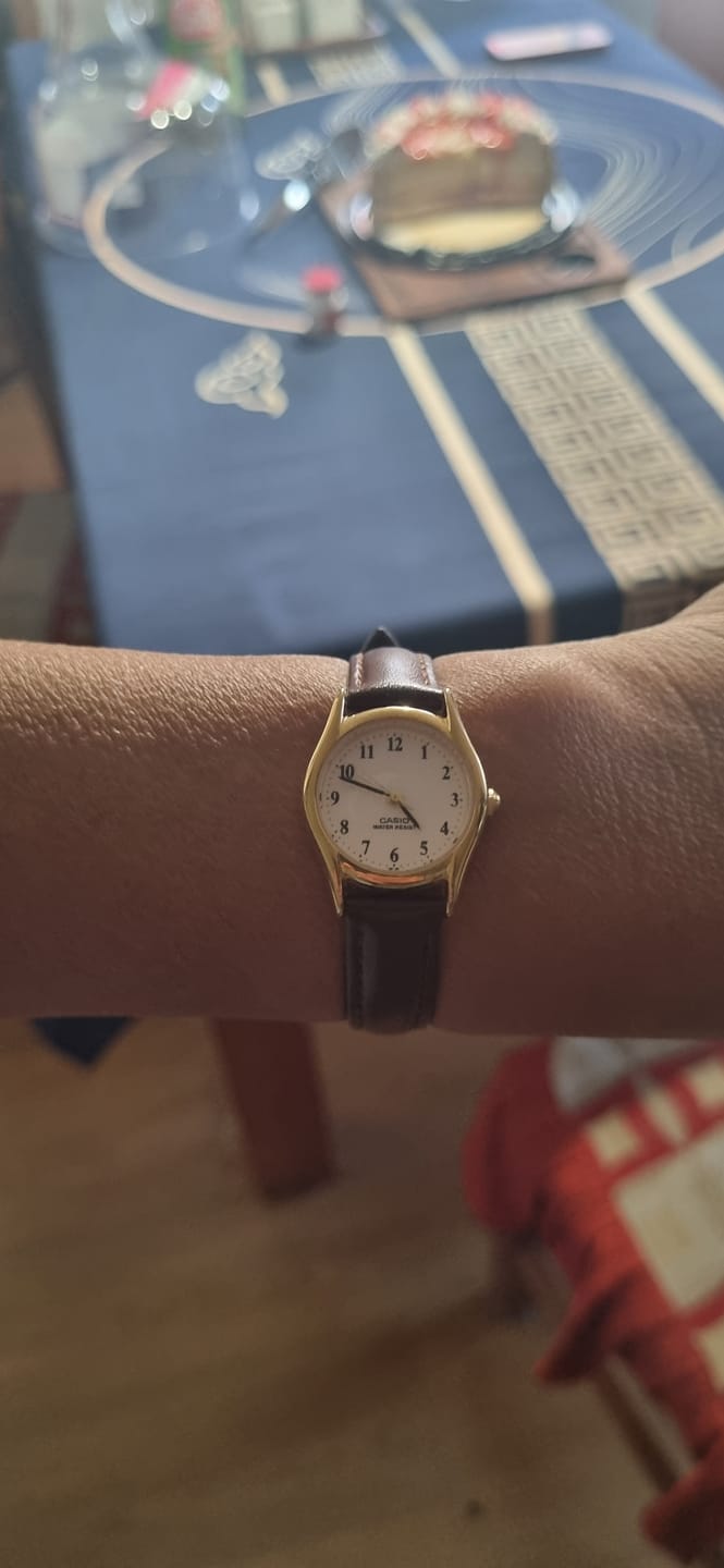 Customer photo review of Reloj Casio Análogo LTP-1094Q-7B9RDF Correa de Cuero Delfines