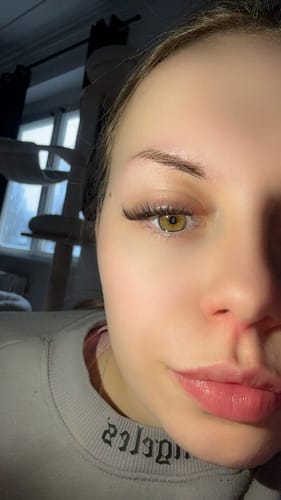 Customer photo review of BOND GIRL Wimpernkleber transparent