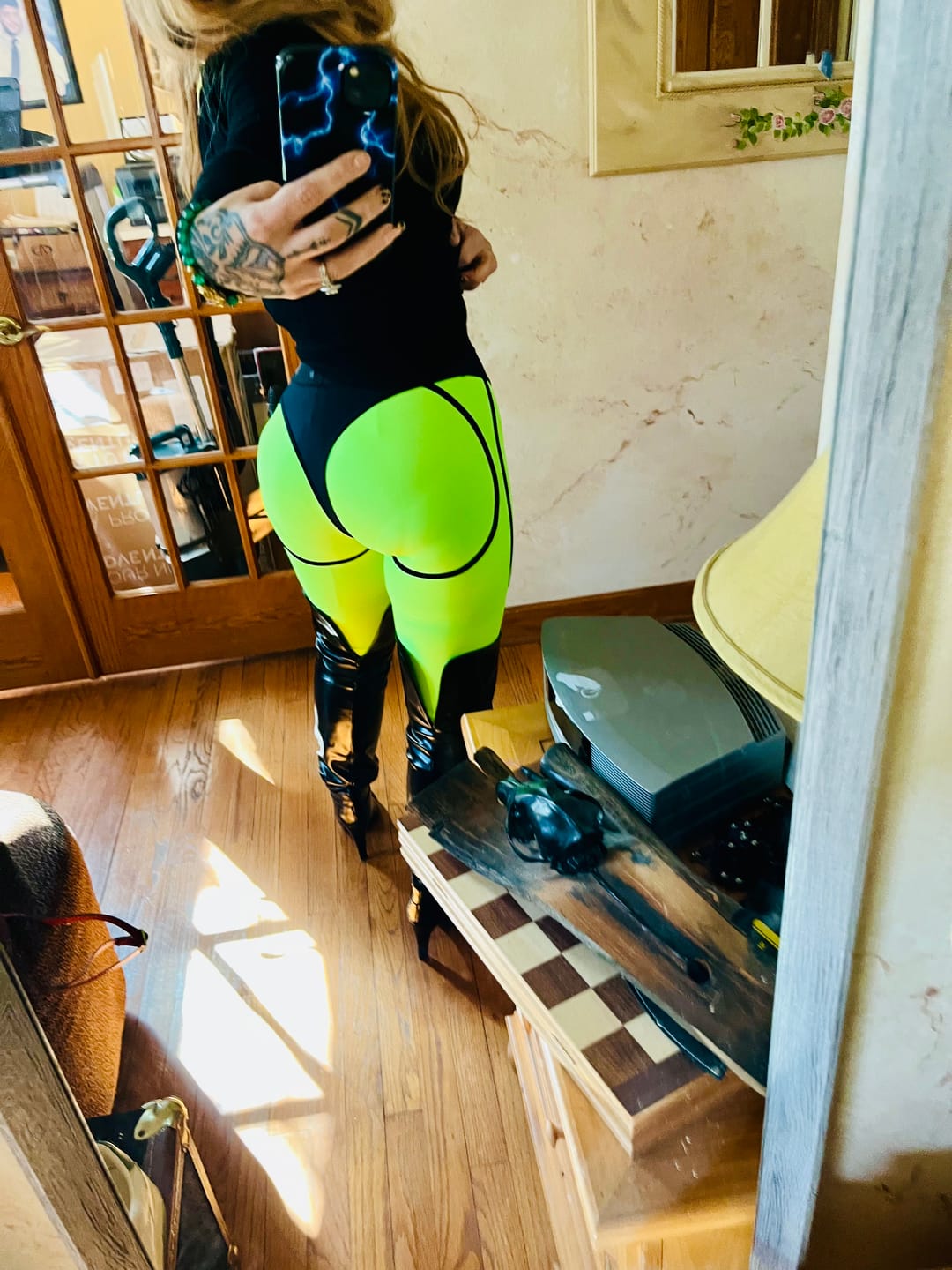 Customer photo review of Leggings Extra Sex Corsage Neon Kiss
