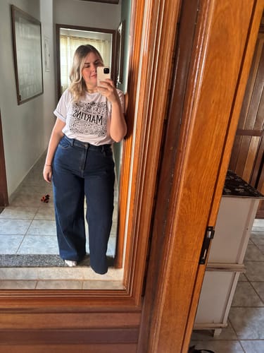 Stella M. review of Calça Jeans Wide Leg Buriti Azul Escuro image 1 out of 1