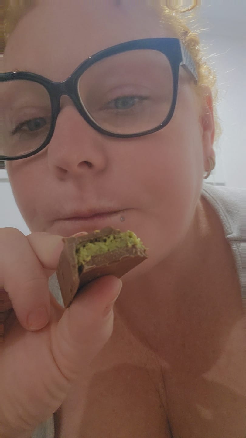 Customer photo review of Pistachio Knafeh Bliss Block - Viral Dubai Chocolate Bar 200g