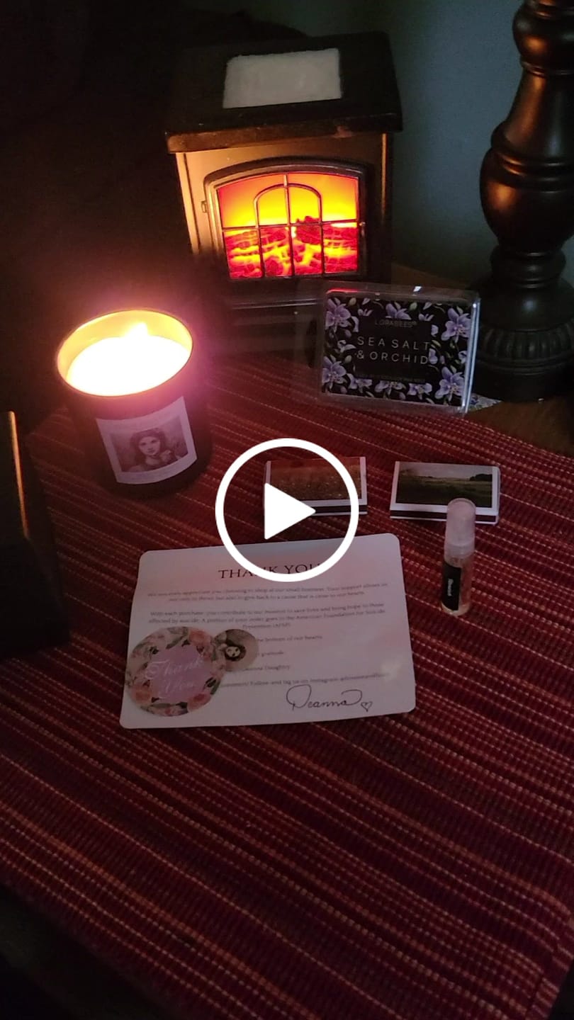 Customer video review of Santal & Coconut non-toxic candle by Femme & Fawn