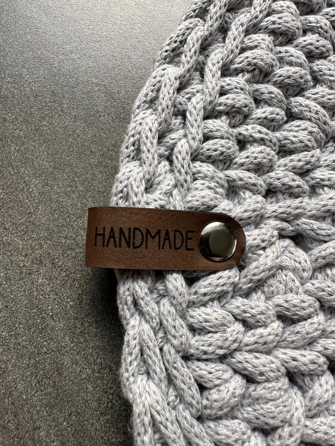 Customer photo review of Kunstleder Label HANDMADE für Häkelkörbe etc. - 90x15 mm - CS0018