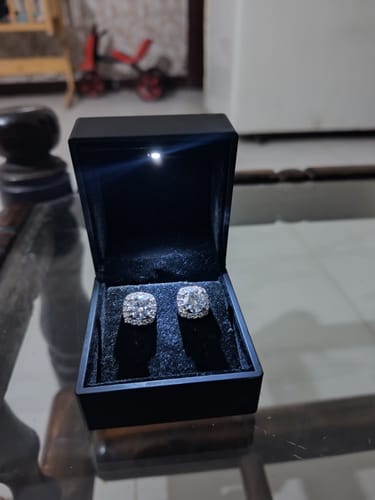 Customer photo review of D'AMOUR CLARITY STUDS