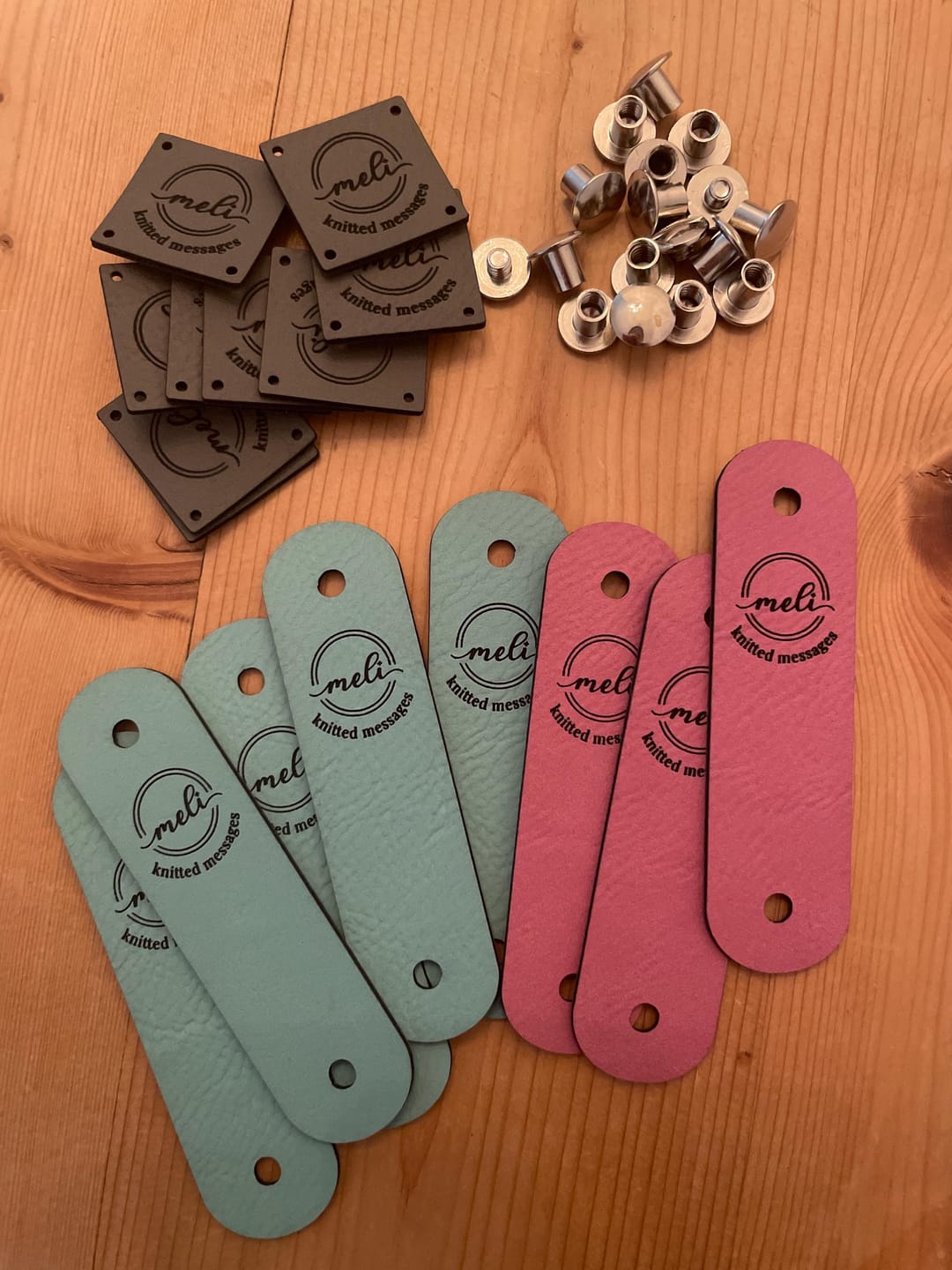 Customer photo review of Kunstleder Labels personalisiert mit Name oder Logo