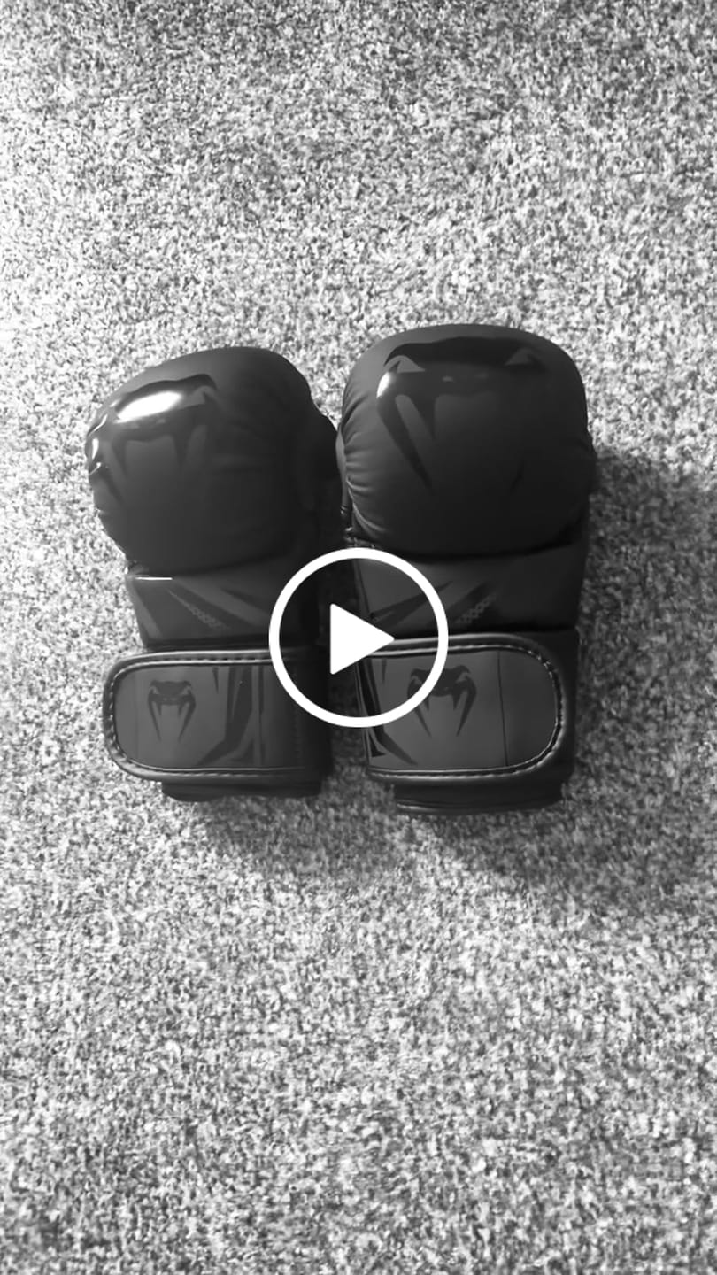 Customer video review of Venum MMA Handschoenen Challenger Sparring 3.0 - Zwart