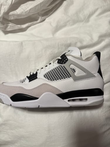 Customer photo review of AJ4 Retro 'Military Black'