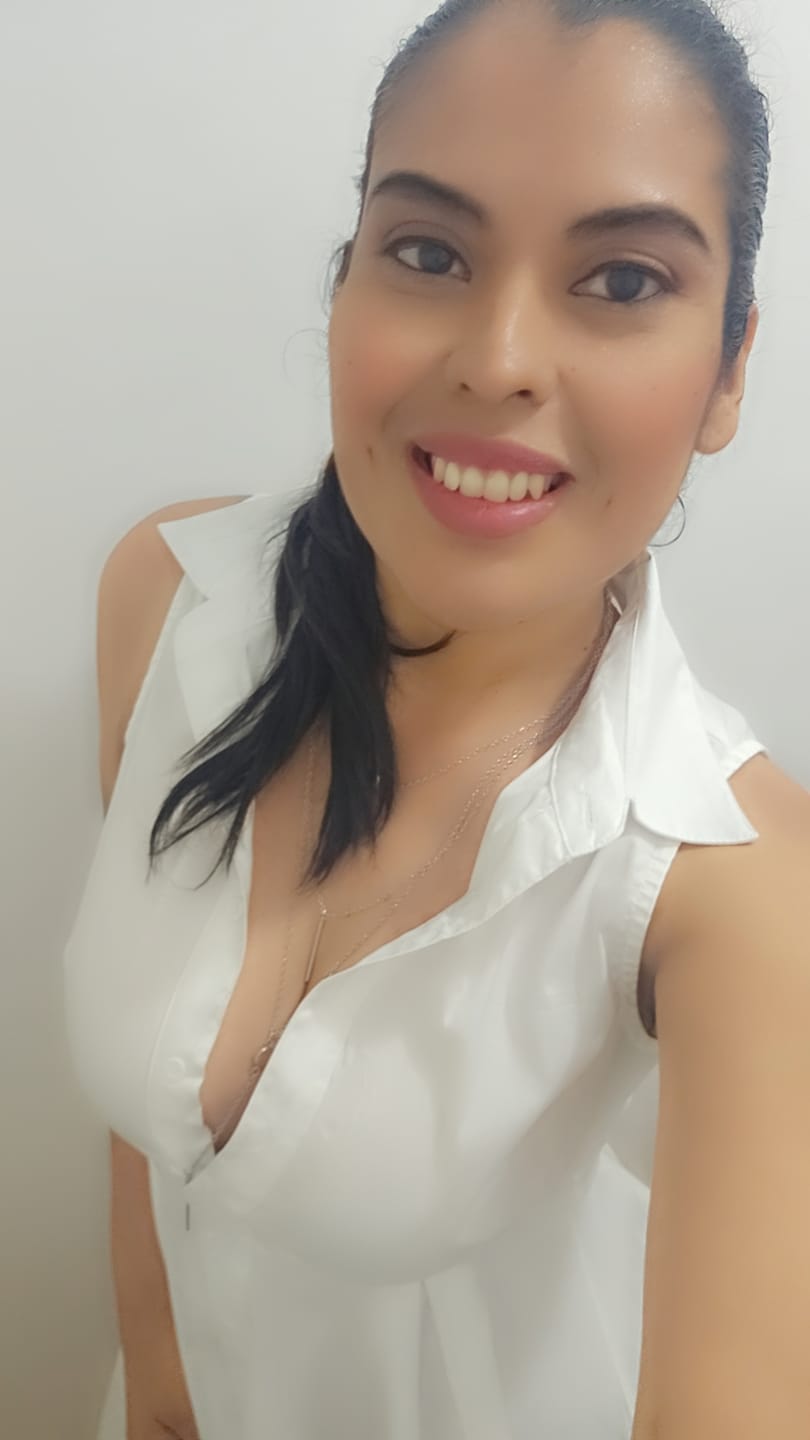 Customer photo review of VESTIDO BOTONERO CORTO LINO