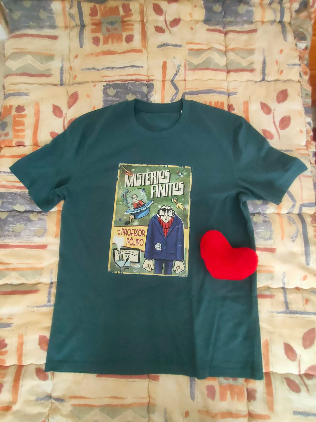 Customer photo review of Camiseta Misterios Finitos