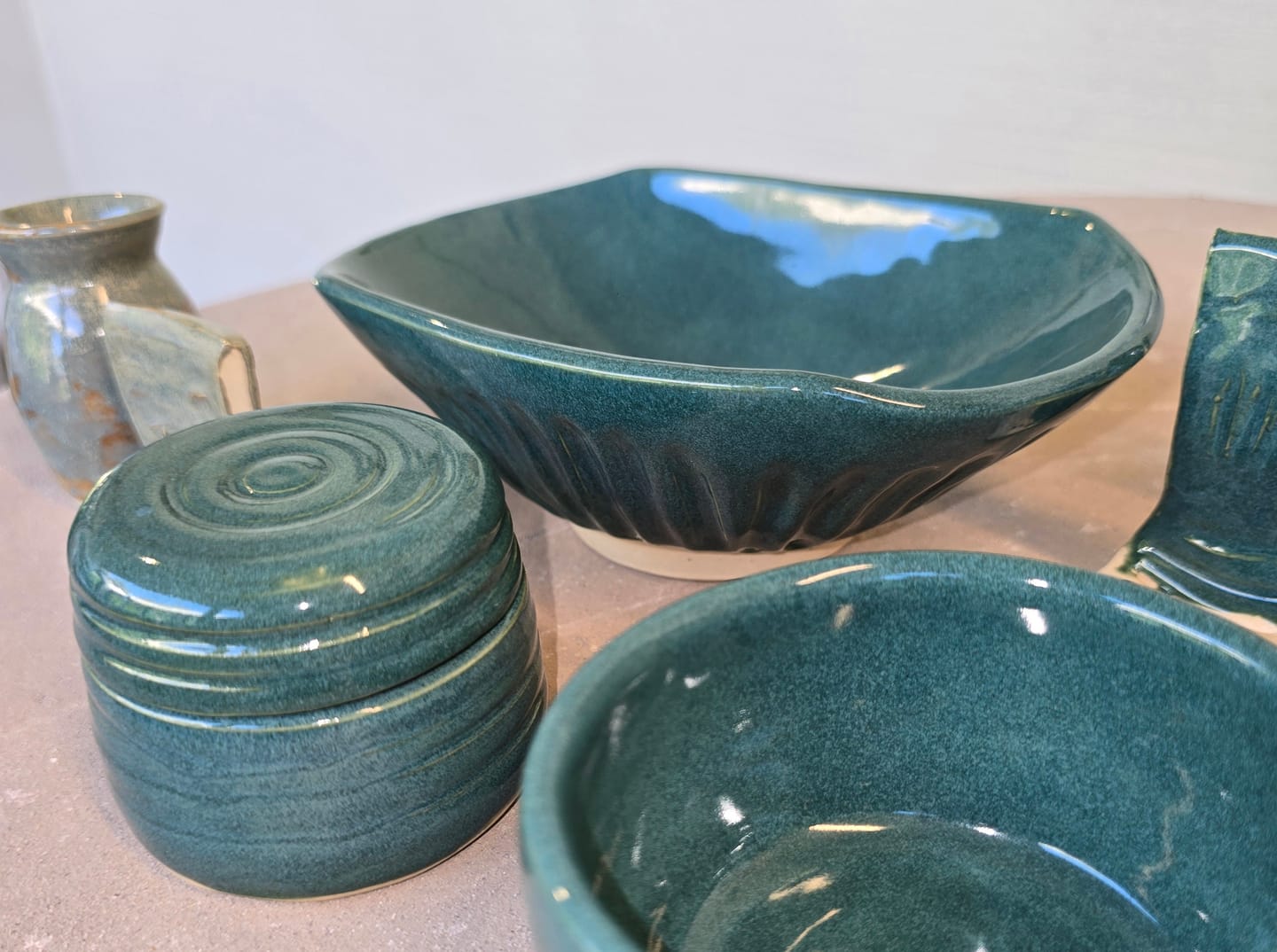 Customer photo review of Abbots Rockpool Midfire Brushable Glaze
